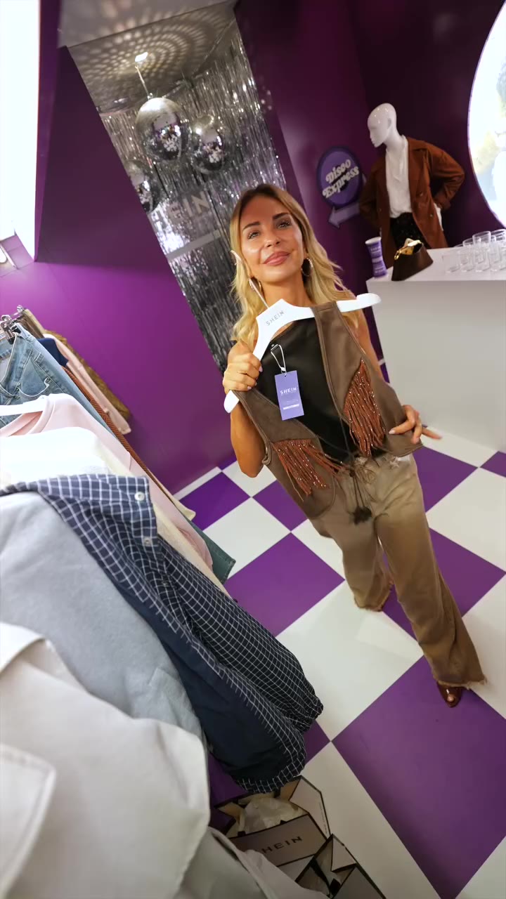 Come si sono divertite le nostre star al Fashion Hub di Roma! ✨🎶 Chi sono i…