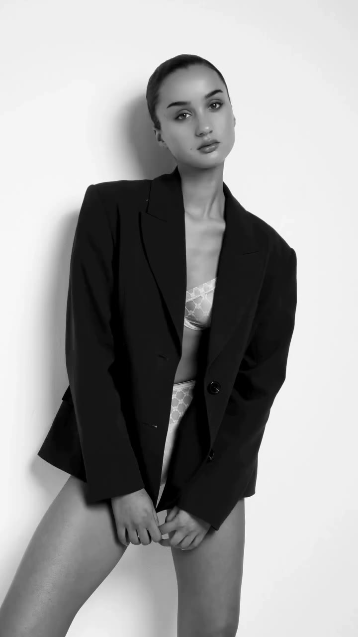 TIGGI // SIMONE PERELE @tiggimirriki @simoneperele_australia