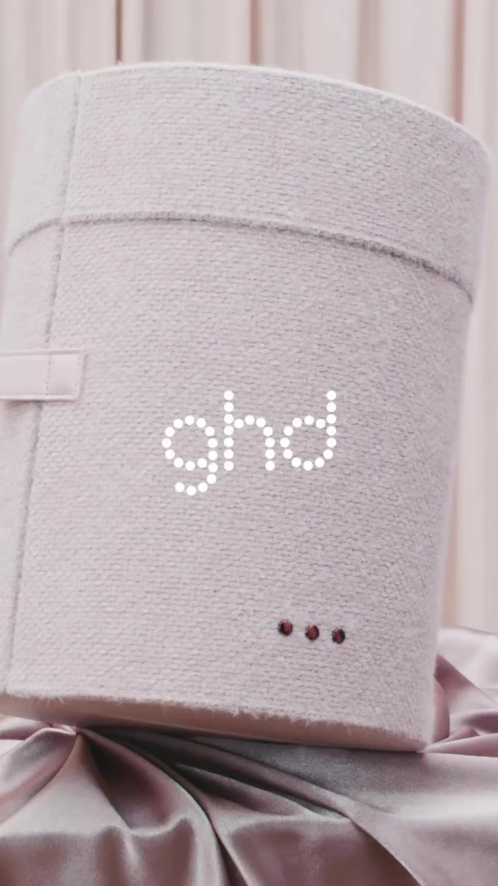 Unveiling the softest launch of the Christmas season… 🤍 Meet ghd cashmere…