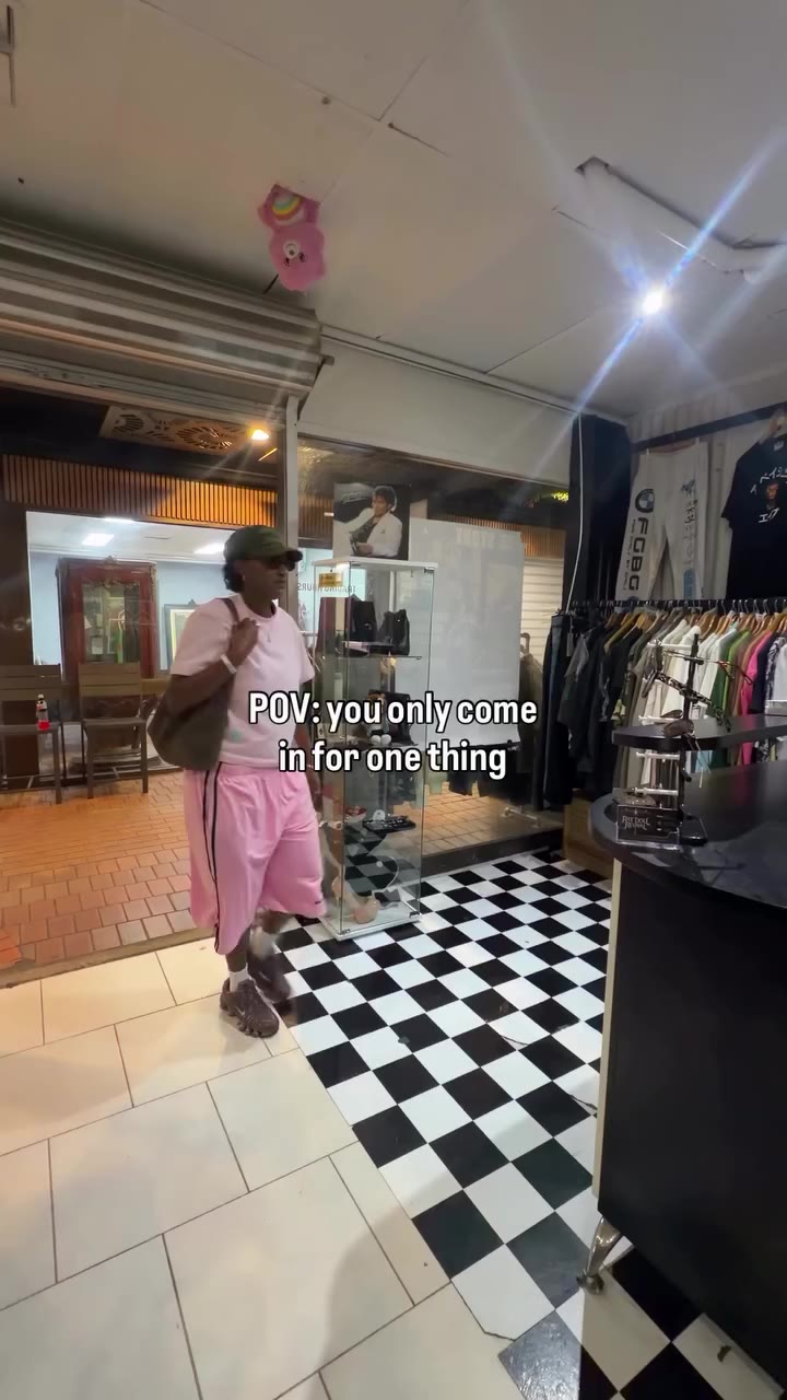Whoopsies x . . . #goldcoastvintage #shopping #thrifting #skit #meme