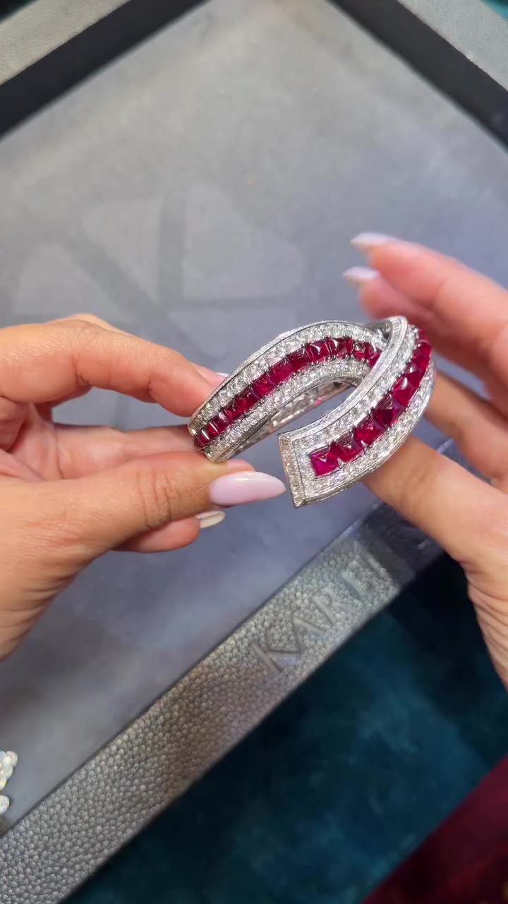 Our Ruby and Diamond bracelet, a statement piece indeed 💎❤️ Discover our…