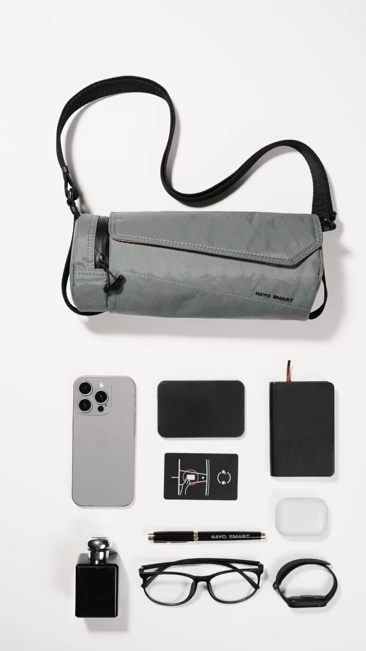 What fits in my UL5? 🎒 Small bag, smart storage. Everything I need for the…