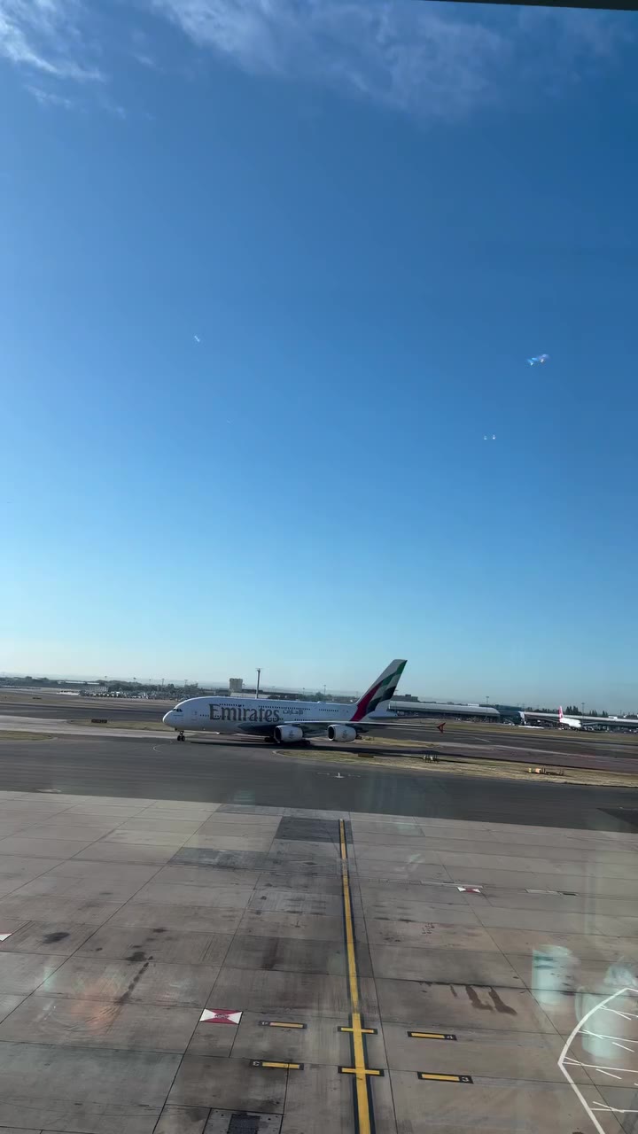 Take me home @emirates #Dubai خديني على البيت… #دبي