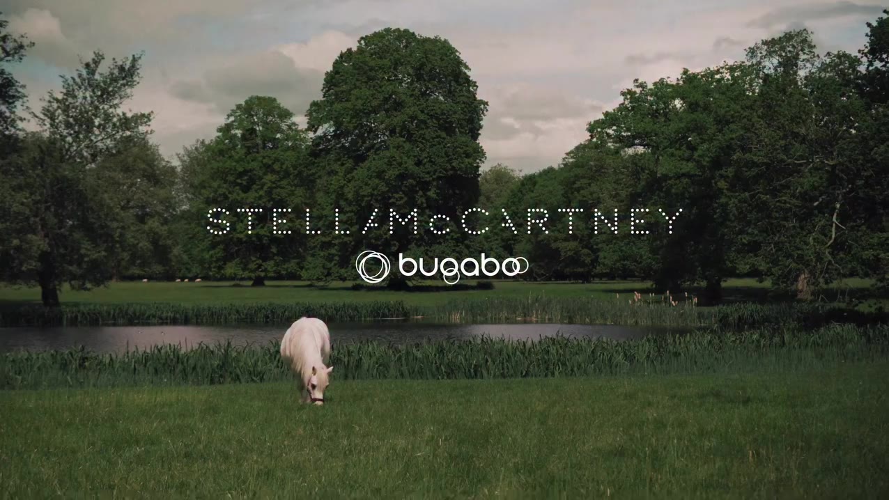 Bugaboo x Stella McCartney mit Poppy Delevingne. Das Model, die Schauspielerin…
