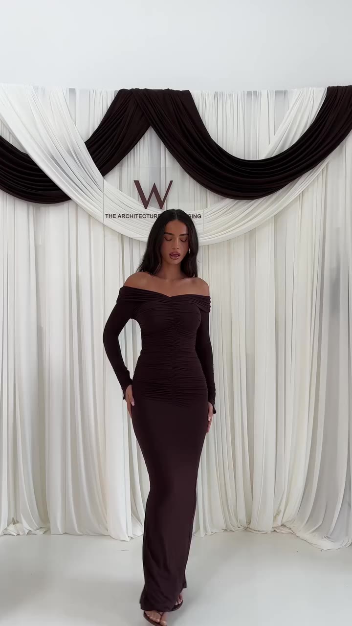 sculpted. dress: Tandie 🤎
