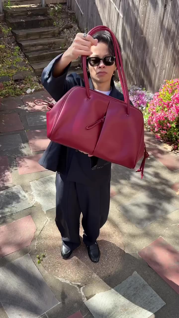 Your sign to get a new bag to go to the office