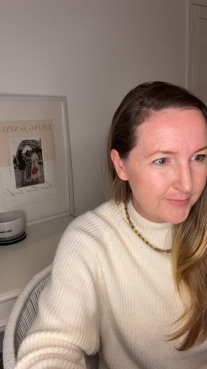 Ever look in the mirror and think… “Why does this outfit make me look frumpy?”…
