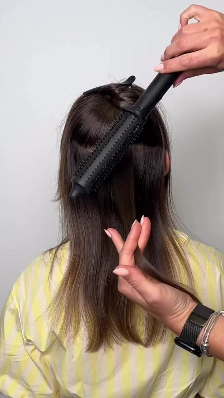 Le détail qui change tout avec ghd rise 👀 Une mèche placée en diagonale et…