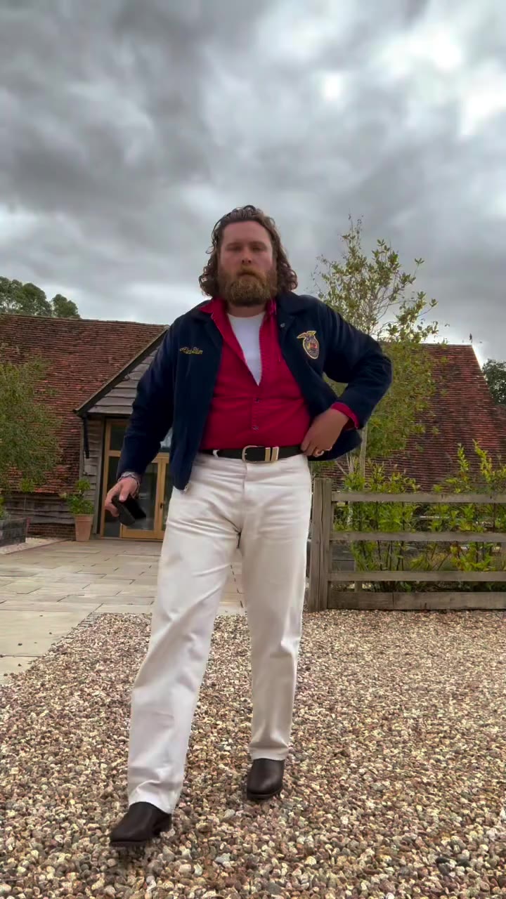 Off camera there were 3 other lads taking their fit videos
