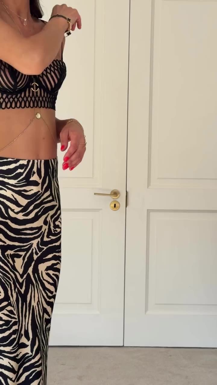A little wild for The Luxurious Marble Circus this year 🐆 Bold prints…
