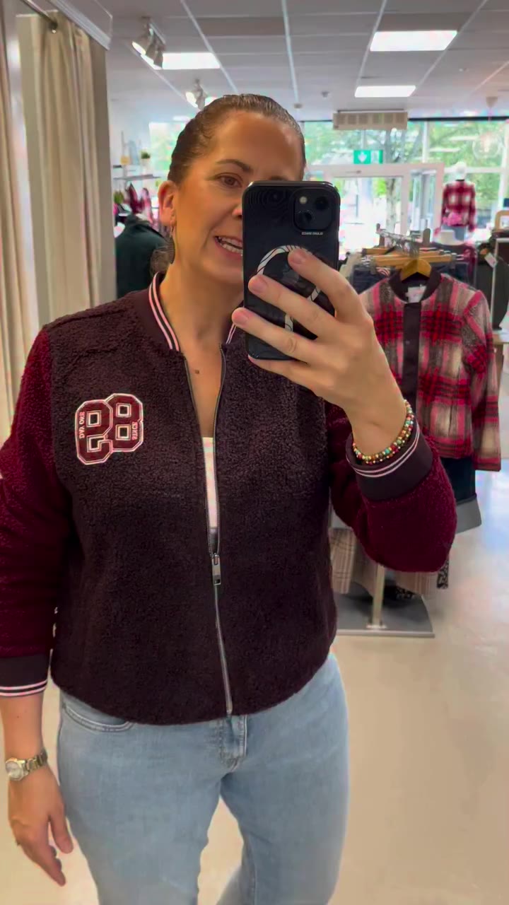 Shop in our Carlow Boutique R93A8N4 Phone 059 9182027 Shop online www.savana.ie