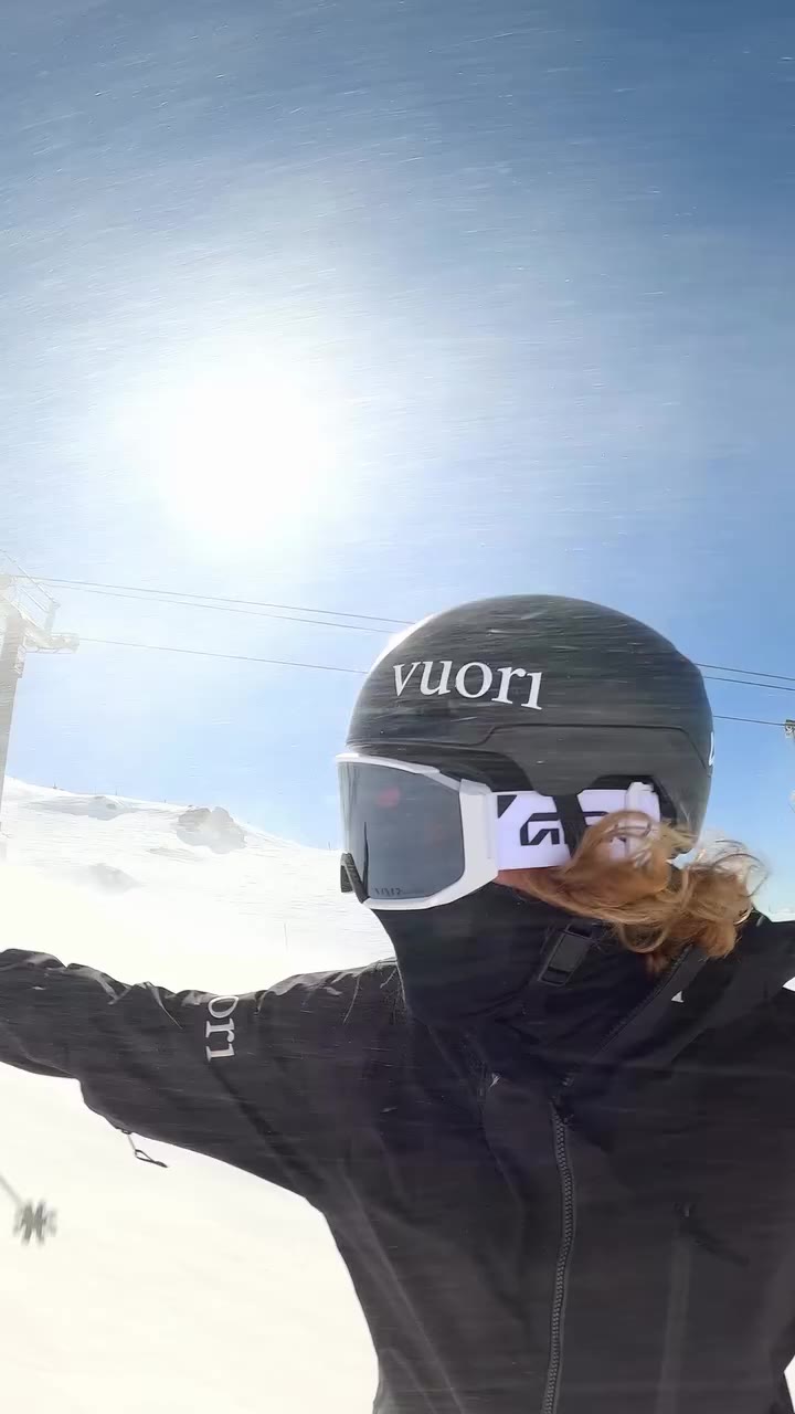 WINDY GROOVE 🌬️💧💎 @vuoriclothing @girosnow @lustydrink filmed by…
