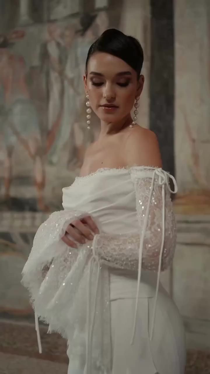 Annamaire is ripped straight from the pages of a classic romance 🤍 With…