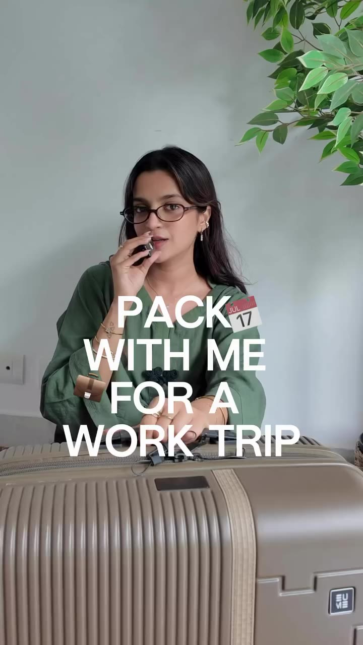 Weekend trip, but make it organised. 🧳 Packing my outfits, beauty essentials…