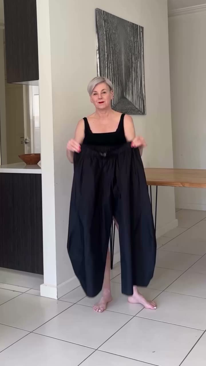 This week I’m swapping out my Winter black for my Spring black 🤣 Every season…