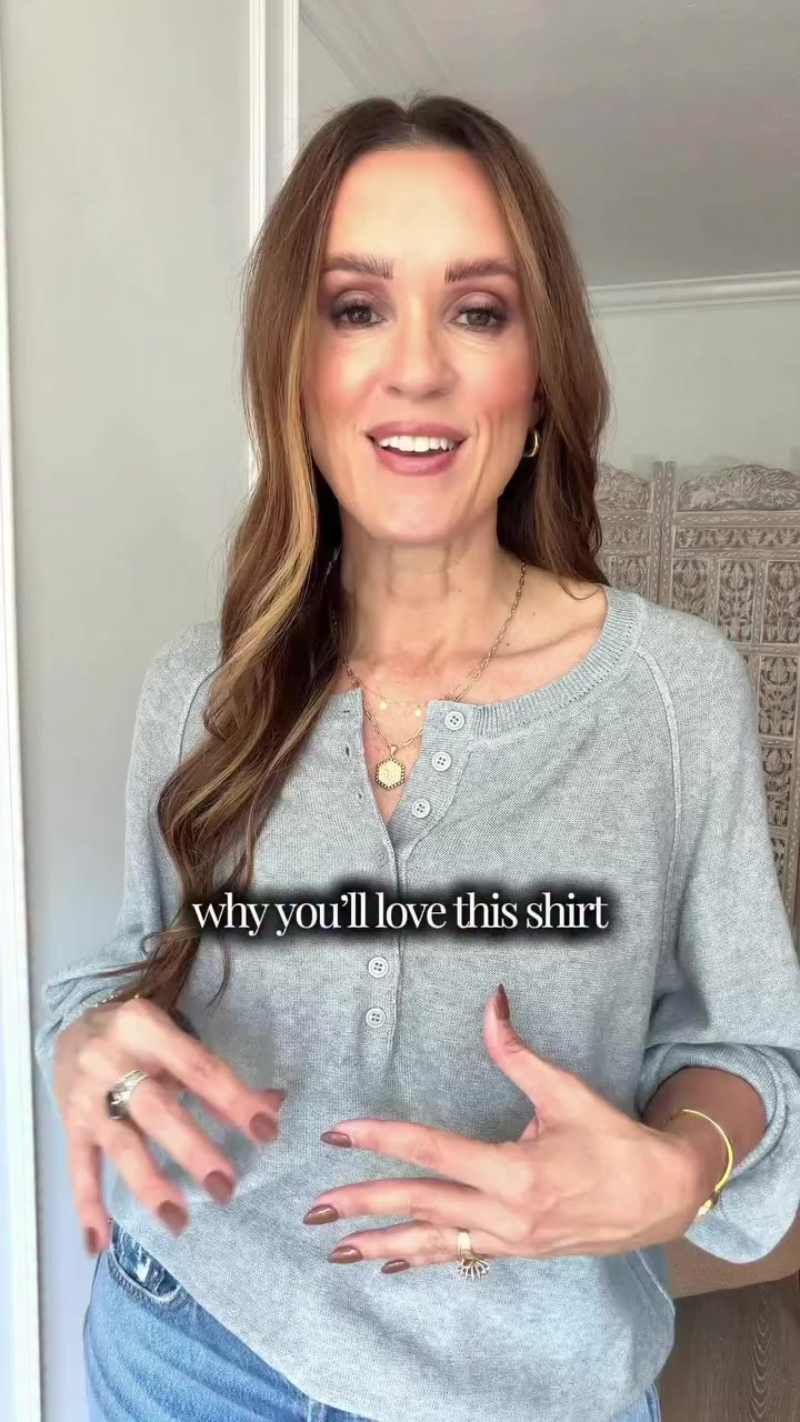 Feels like a fall hug! 🍂 Comment HENLEY, & I’ll send the details to shop…