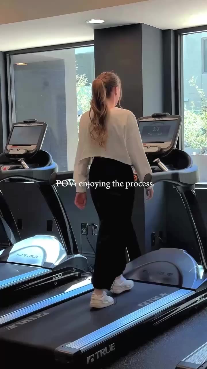 a gym fit worth showing up for. 🏋️‍♀️⁠ ⁠ #FISOEW #GymFit #GymOOTD #Activewear…