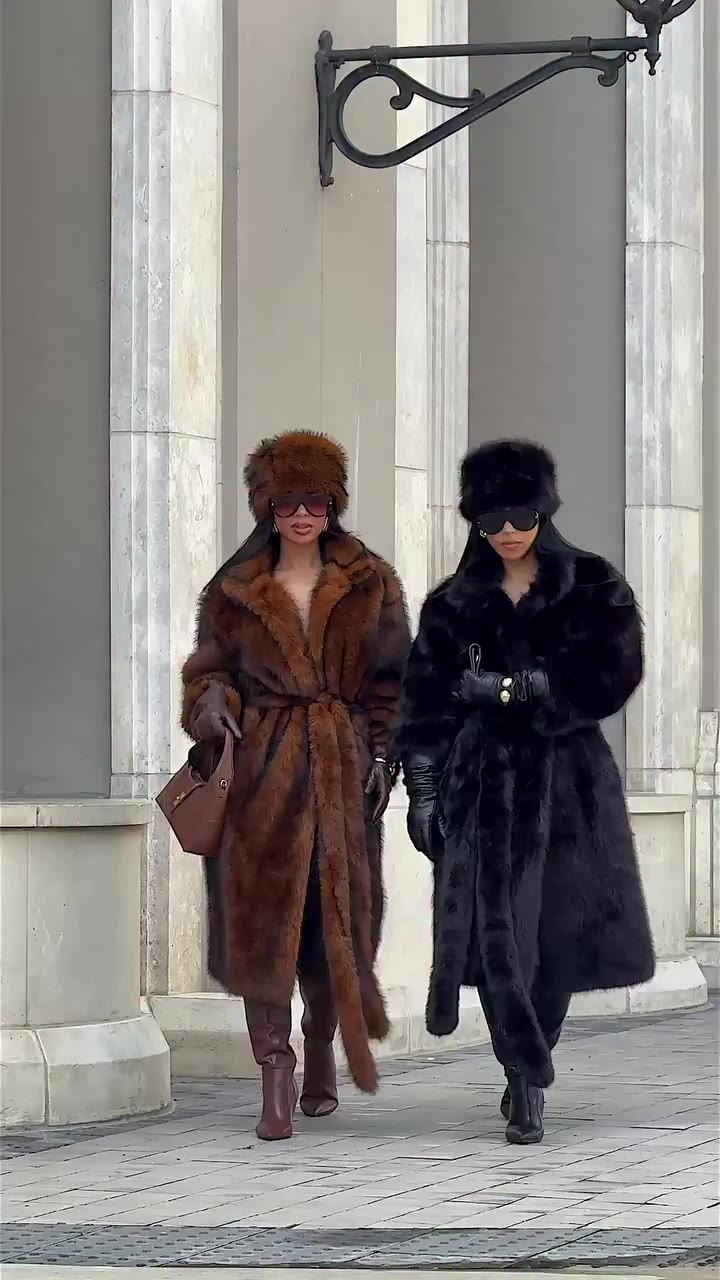 THE #1 VIRAL COAT IS BACK! Missed it before? Preorders are now open! Reserve…