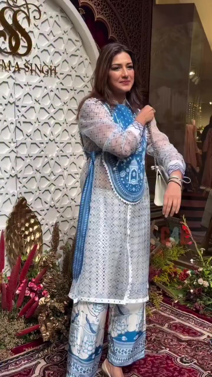 @iamsonalibendre looks absolutely stunning in our Chandni Kurta Set. ✨ Chandni…