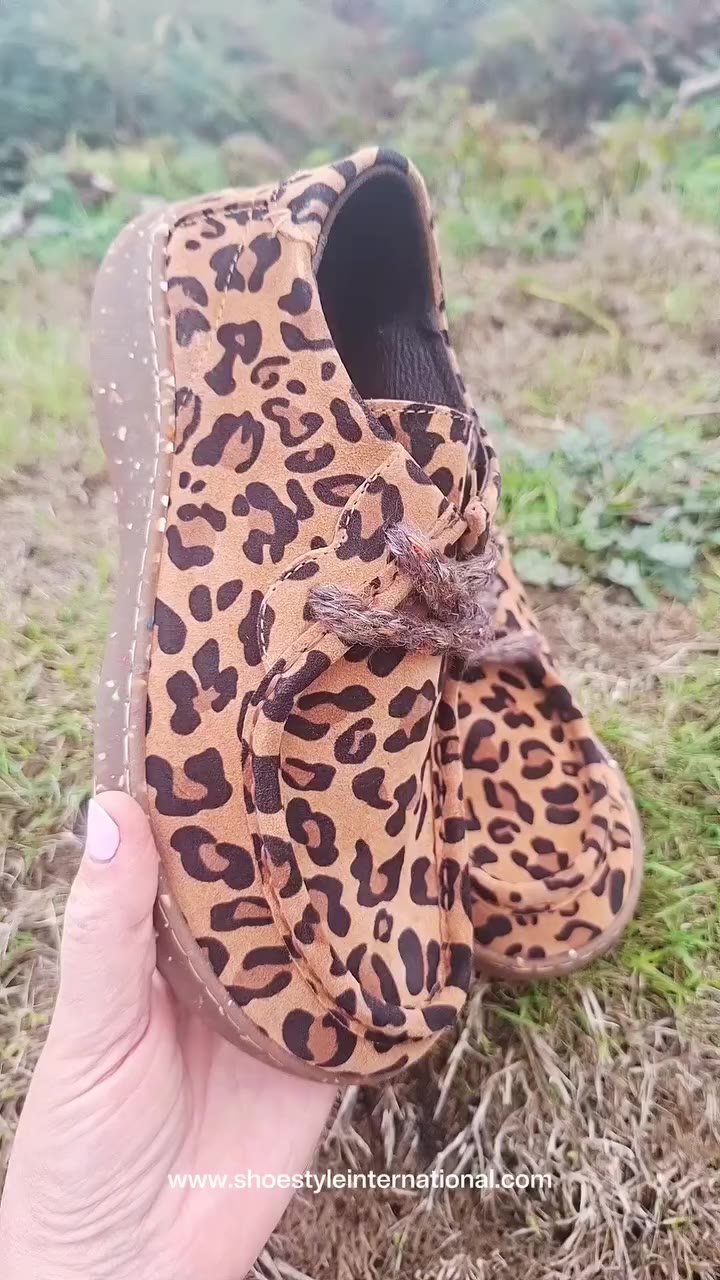 🐆 LEOPARD, BUT MAKE IT CHIC!🐆 Meet the Walk & Fly Leopard €115, a statement…