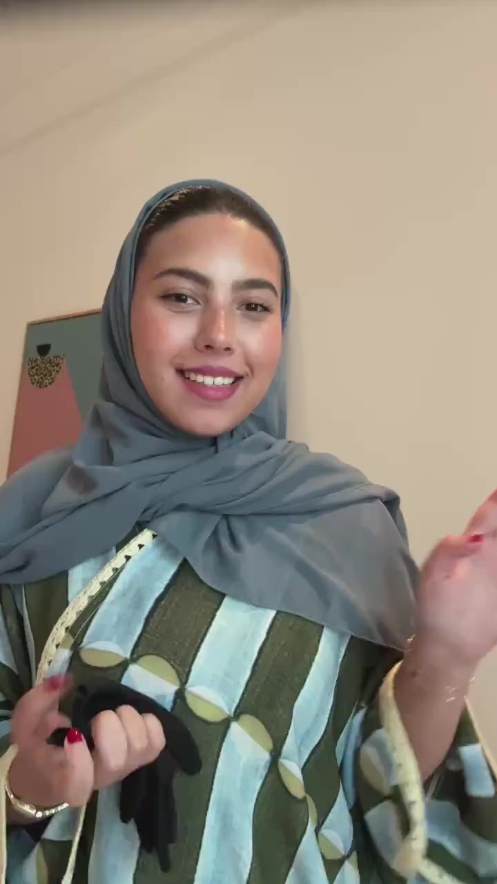 لايڤ قطع الاسبوع🩷 👛 برادا سافيانو توت بحالة جيد جدا مع كرت الاصالة 👛 شانيل…