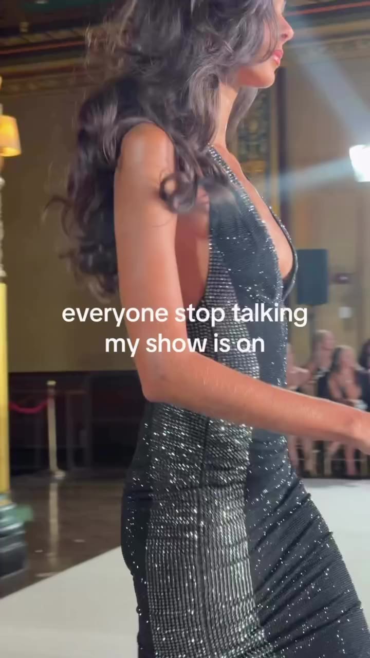 consider me sat @ohpolly - #runway #fashion #styleinspo #runwaylook #fashionweek
