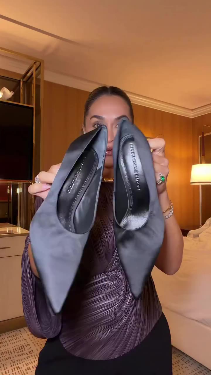 @dzaslavsky wearing JONA 100 in black satin 🖤 #fallwinter #pumps