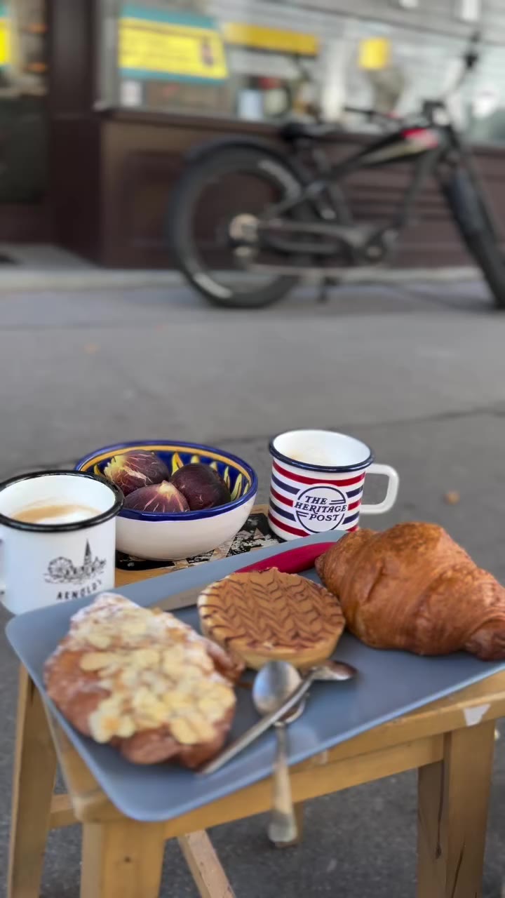 Today is a good day ☕️🥐🫶🏼 www.redwingvienna.com #redwingvienna…