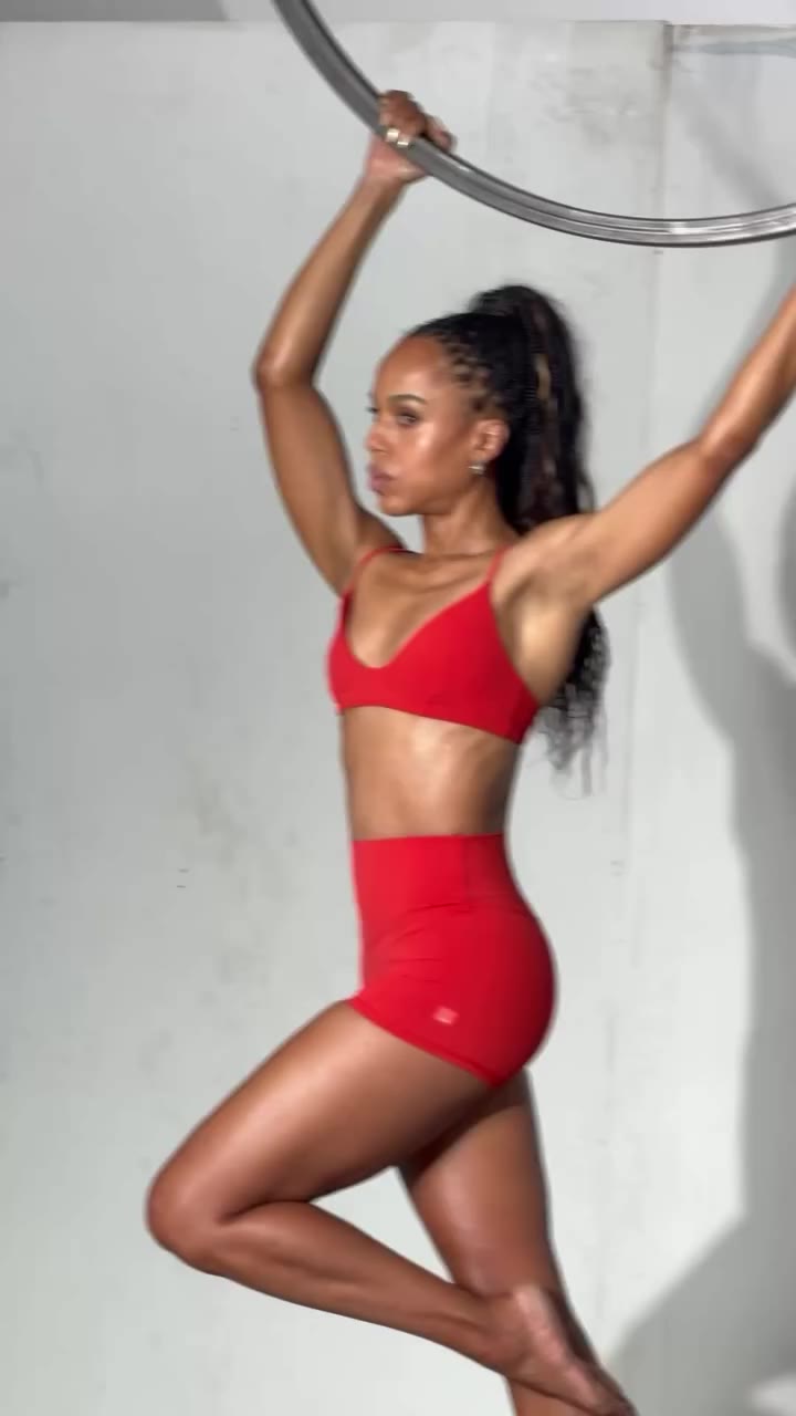 Usually I workout to prepare for a photoshoot, @womenshealthmag let me workout…
