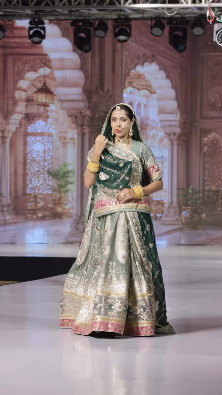 @poshak_by_jaishri X @theindiafashionrunway Choreography…