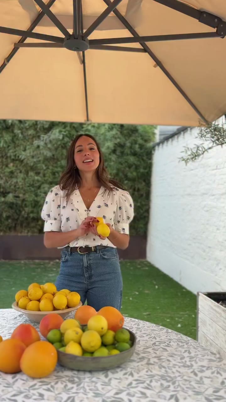 Hosting a dinner, the Italian way 🍋 Setting the table with a citrus theme and…