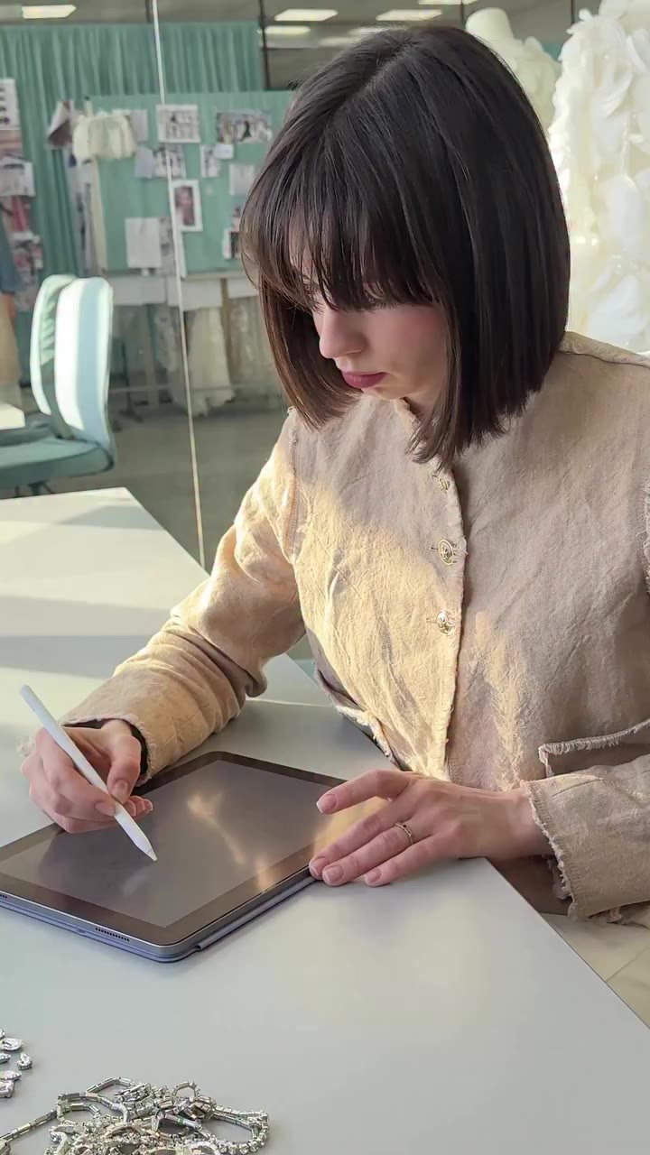 A glimpse behind the scenes of our Couture collection Stella, from the first…