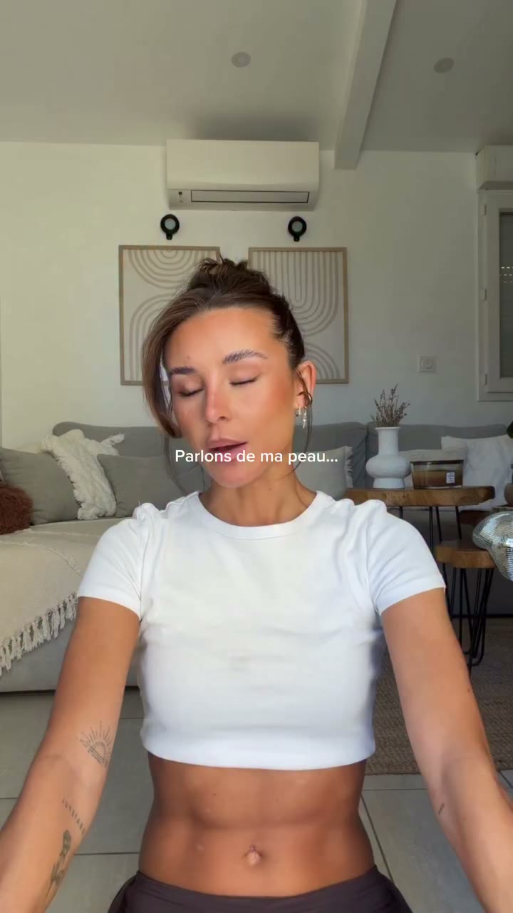 Quand je sens qu’une poussée de boutons arrive, j’utilise le Cleanance…