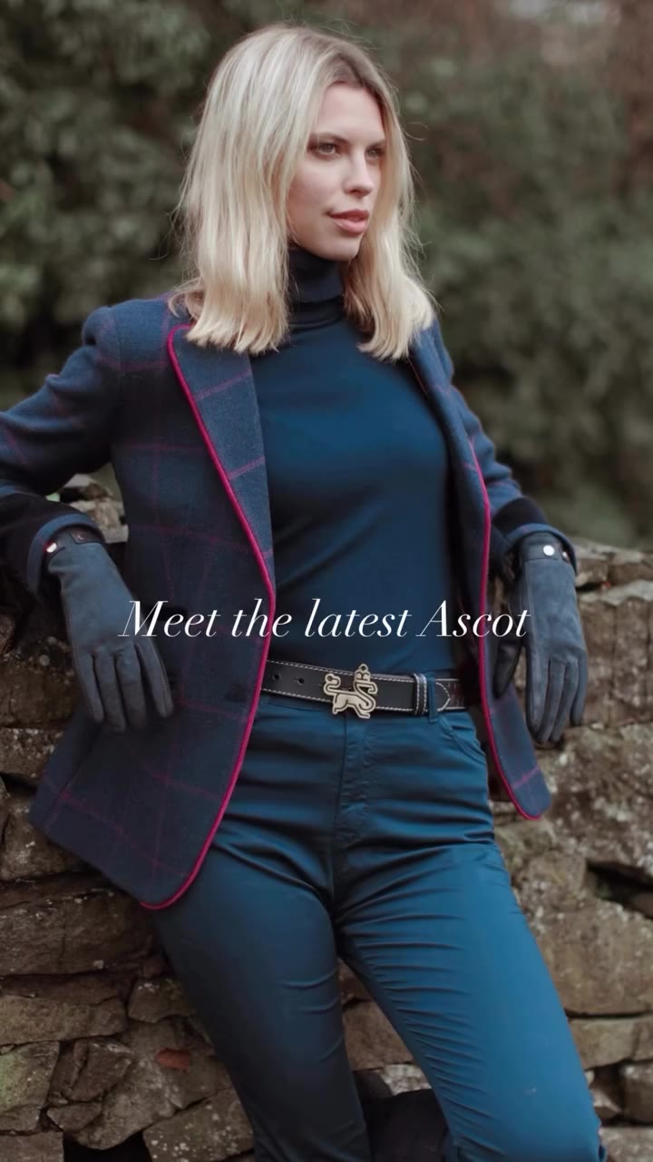 Meet the latest Ascot 💙🩷⁠ ⁠ A familiar favourite, now with a touch of pink…
