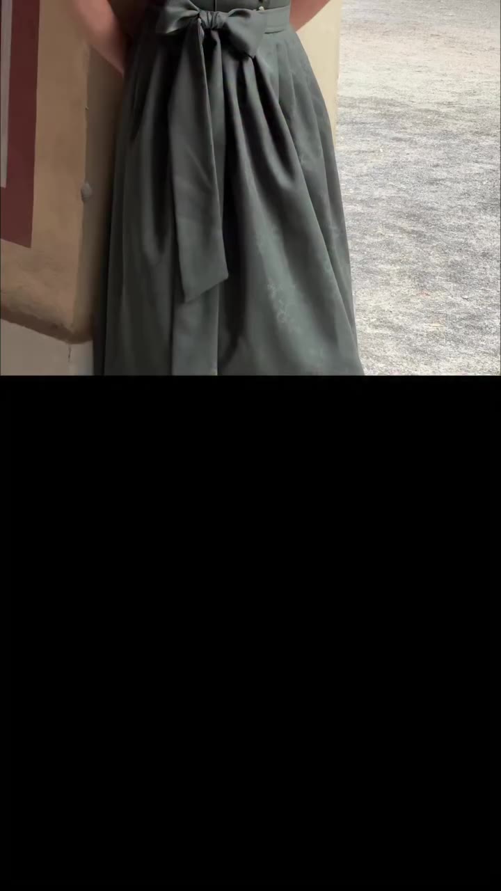 Aktueller Dresscode: Dirndl. Und zwar jeden Tag, wenn’s nach uns geht. 🤞🏽🤍…