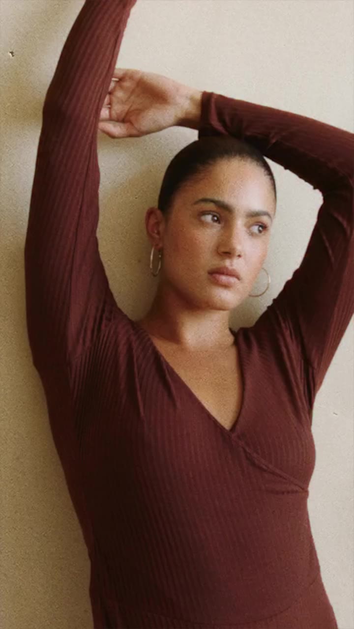 POUSSIÈRE D’OR le cache-coeur à fleur de peau. — The wrap bodysuit, close to…