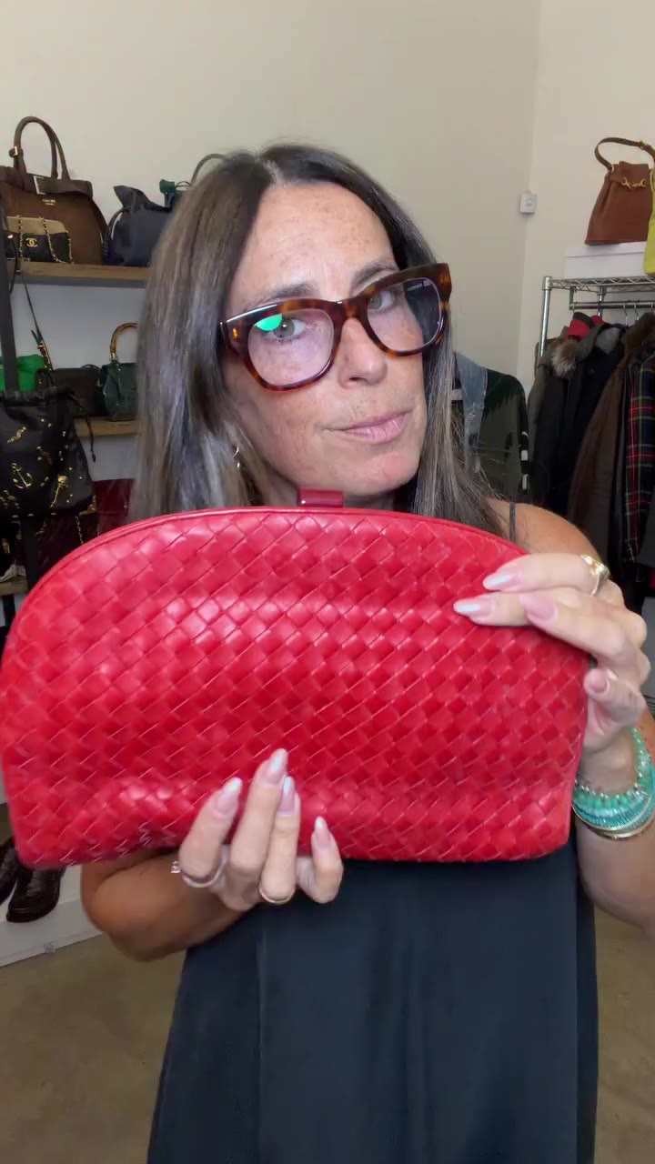This color. This weave. This bag. ❤️ Would you wear it as your pop of red?…