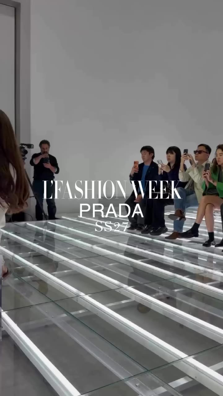 #MFW @prada ouvre la fashion week de Milan avec une collection printemps-été…
