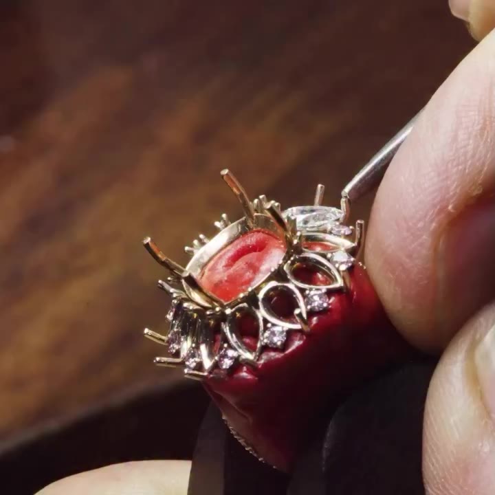 A breathtaking Mouawad masterpiece where extraordinary gemstones meet…