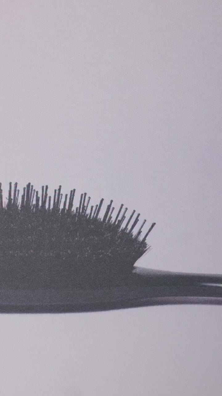 meet the new milky girl 🐈‍⬛ Poznaj naszą nowość - Boar Bristle Hairbrush w…