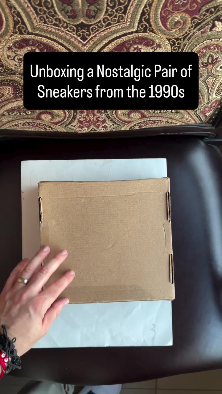 Here’s the unboxing of a nostalgic pair of sneakers that isn’t a typical…