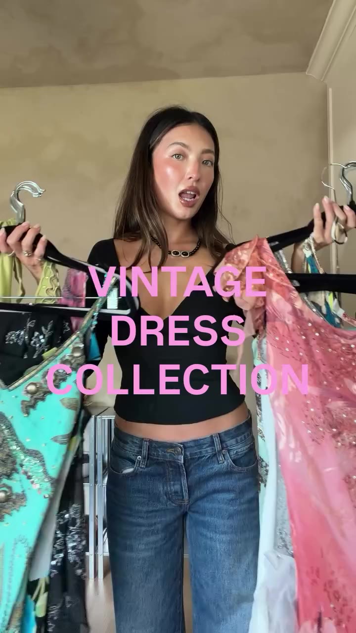 A tour of my vintage dress collection! My hobby is collecting vintage and y2k…