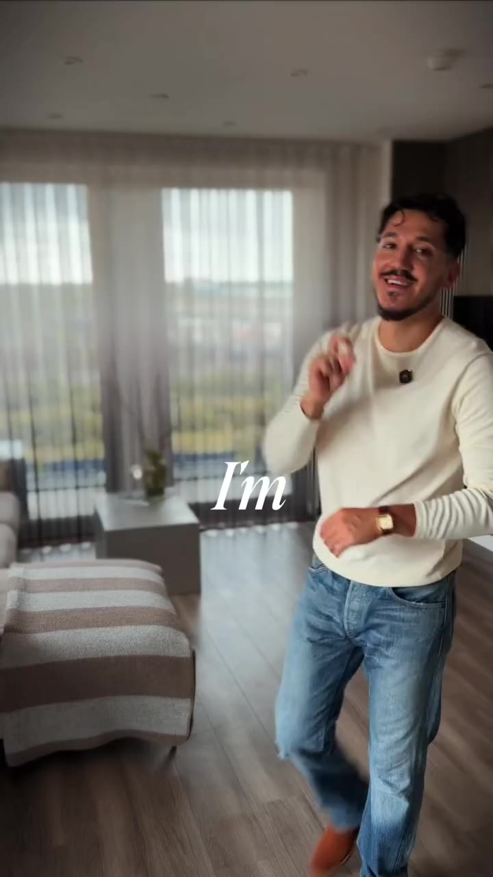 5 items you need in your autumn wardrobe 🍂 @onur.twoberry styles his top…