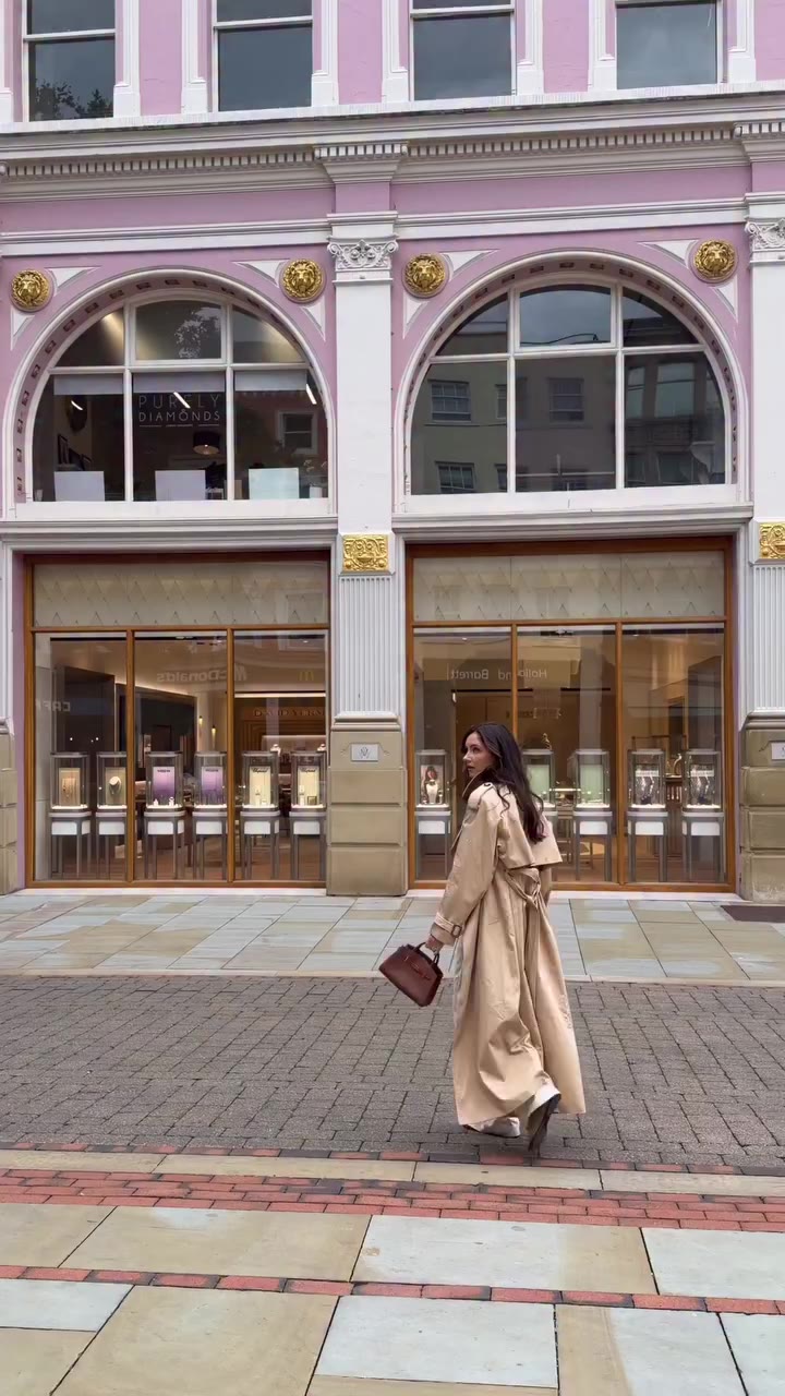 ad Come shop with me at @mappinandwebb Manchester to see the new @roberto_coin…
