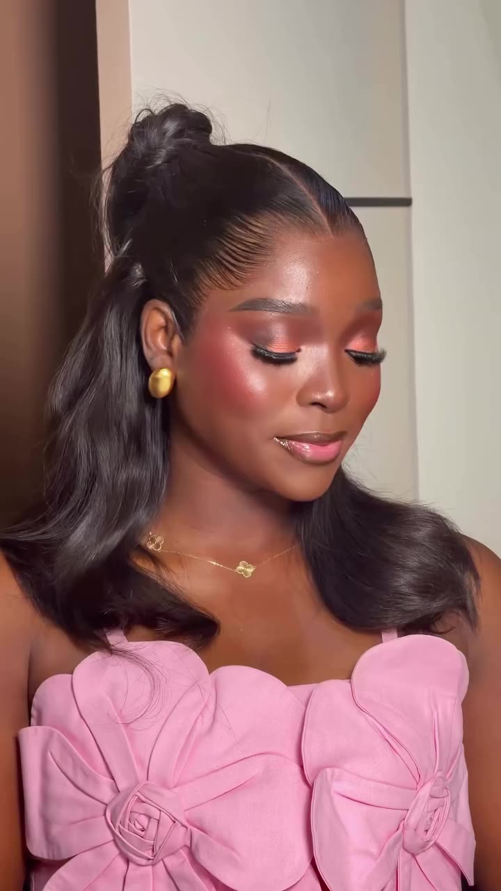 Olori Ebi smiles the brightest 😍😍😍 @tomike_a What do we think ? She loved…