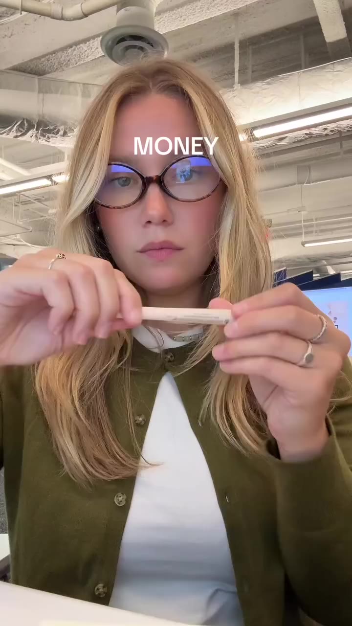 We like our money right where we can see it... on our LIPS! 💋⁠ ⁠ #lipcombo…
