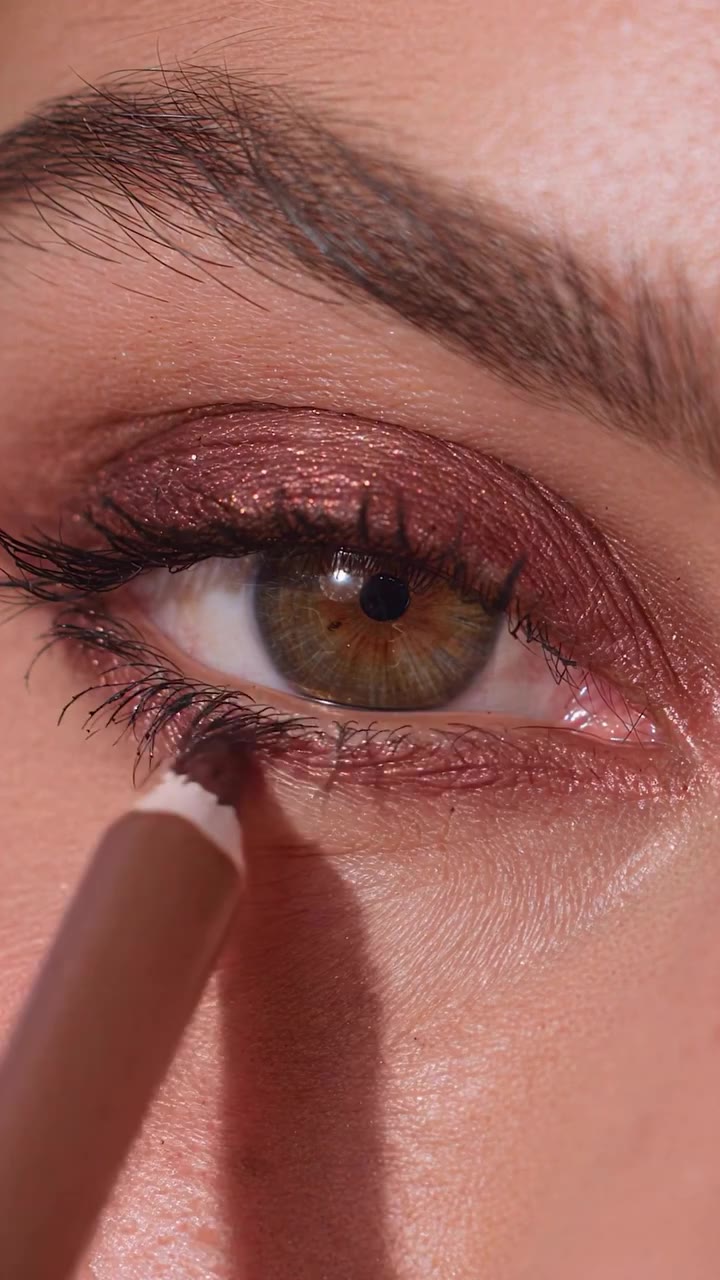 New season, new favourite. Smoky Grape — deep, dusty, soft sparkle. The one…