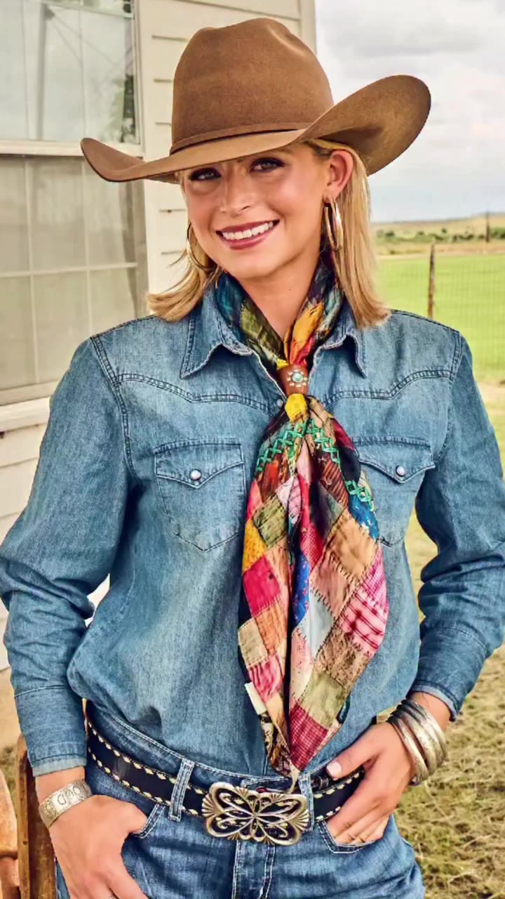 The all new Crazy Quilt💕♥️💙 Adorable on! This fan favorite gives the perfect…