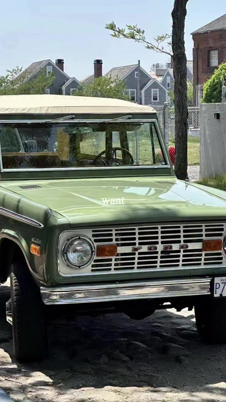 a vintage ford bronco.