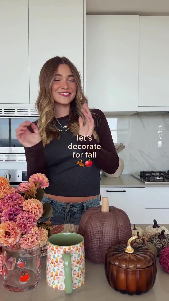 fall is here! let’s decorate my home! 🍂🍎 @bloomsupps is officially in Canada…
